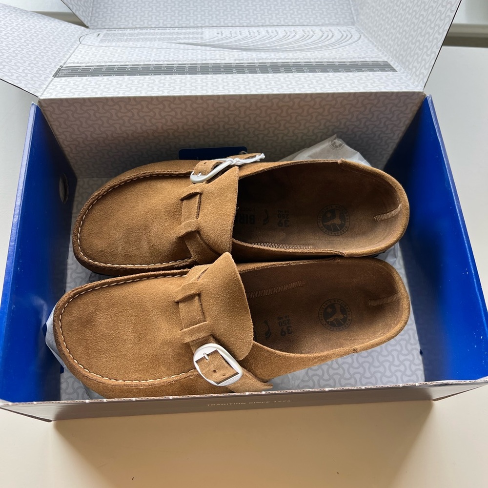 New with tags Birkenstock Buckley 39 (size 8), tea color.